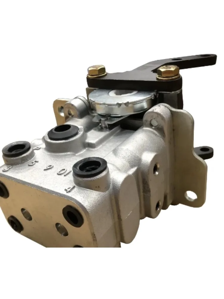 Excavator Parts PC200 210 240 -8MO -10 Walking Foot Valve Assembly, Special