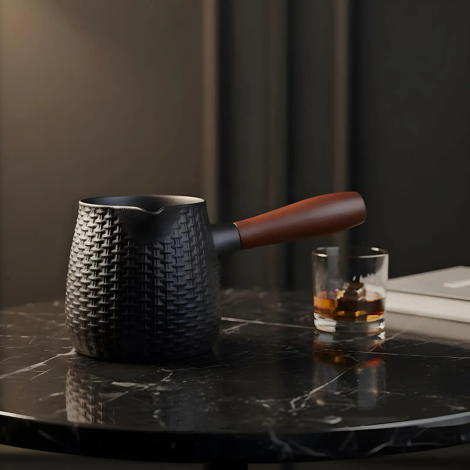 

Cast Iron Teapot 600ml Teapot Warmer Cast Iron Tea Pots with Wooden Handle for Camping Travel Boiling Kitchen Adults Child Beach