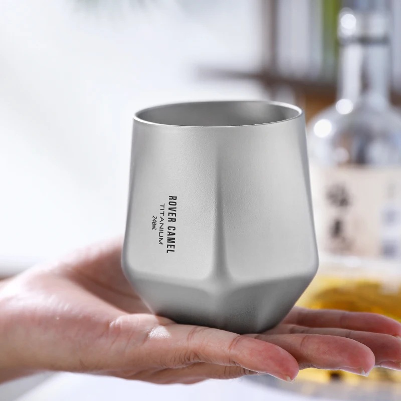 كوب ماء معزول للقهوة للاستخدام في النزهات والتخييم في الهواء الطلق مناسب للمشروبات الساخنة ومناسب للمشروبات الباردة