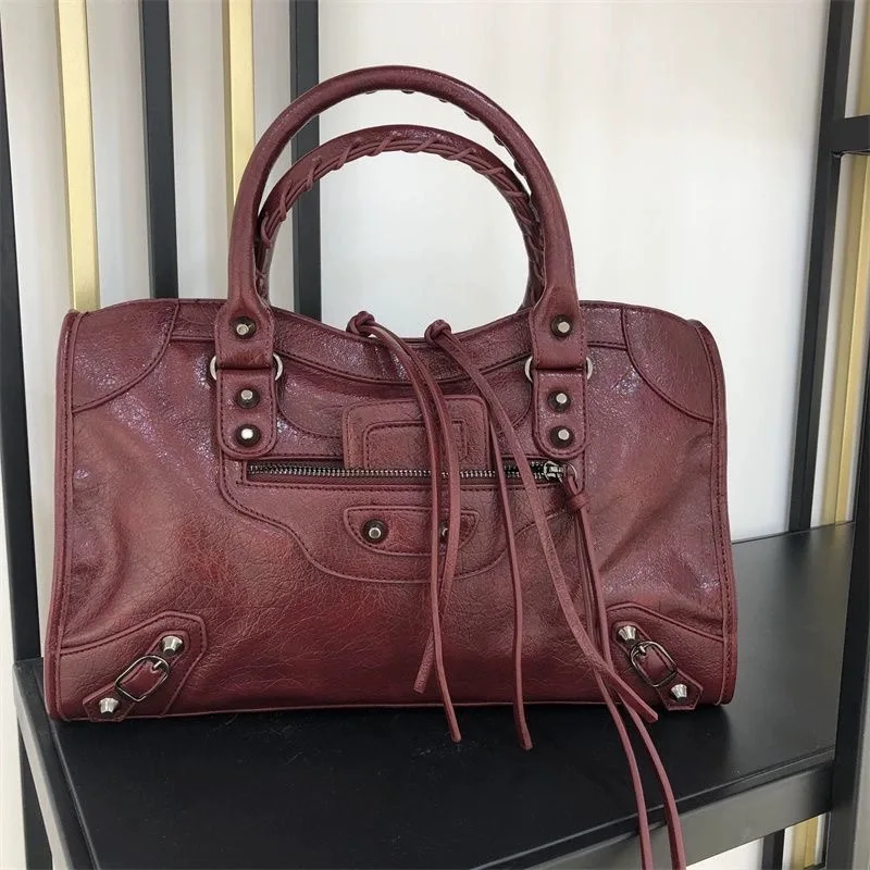 

Ретро американская мотоциклетная сумка с заклепками, большая сумка через плечо Capaci, повседневная однотонная сумка