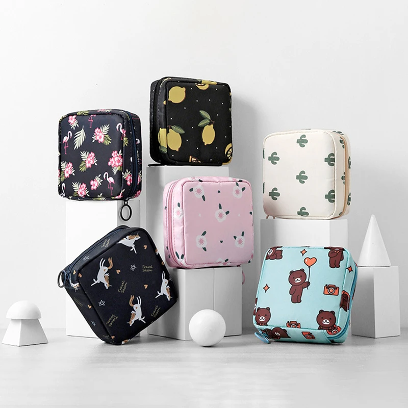 

Cartoon Sanitary Napkin Storage Bag Portable Large Capacity Lipstick Storage bag Student Portable Sanitary pad Organizer Bag