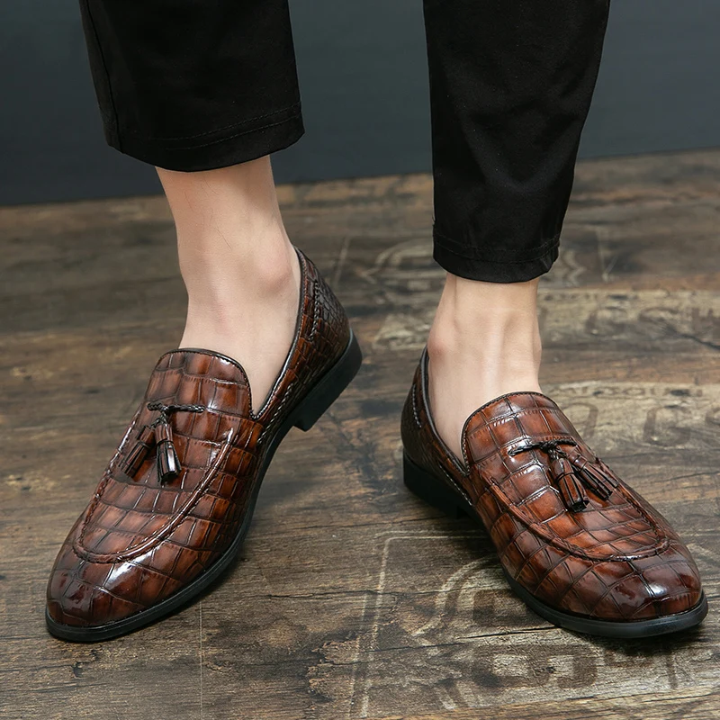 Klassieke Heren Casual Loafers Rijden Schoenen Mocassin Mode Mannelijke Comfortabele Herfst Leren Schoenen Mannen Luie Kwastjes Jurk Schoenen