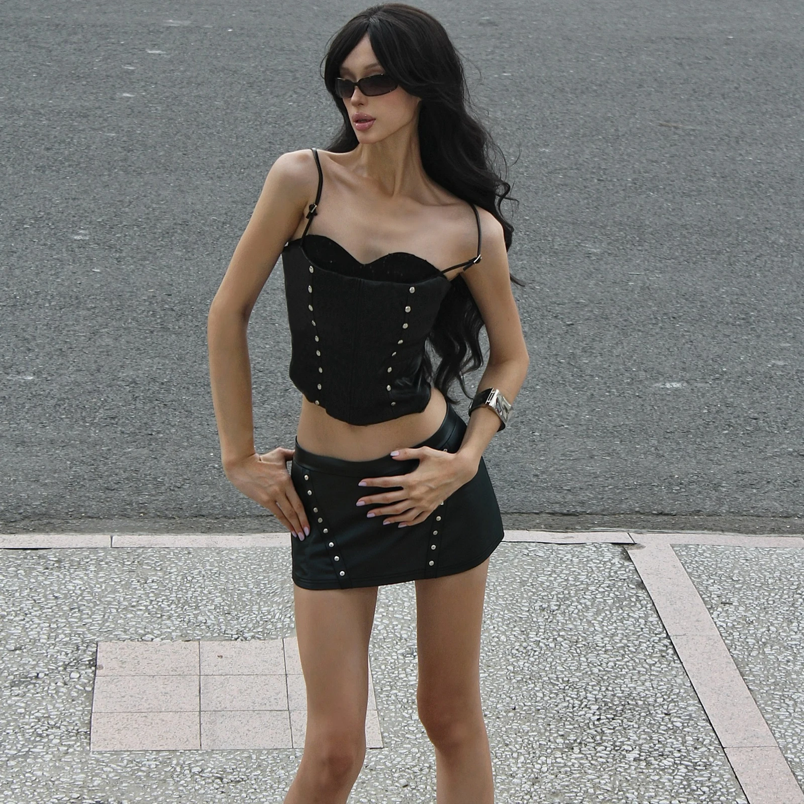 

Street Sle сексуальная девушка с заклепками из искусственной кожи, жилет с ремешком, сексуальный облегающий комплект с юбкой, женский осенний комплект Faion