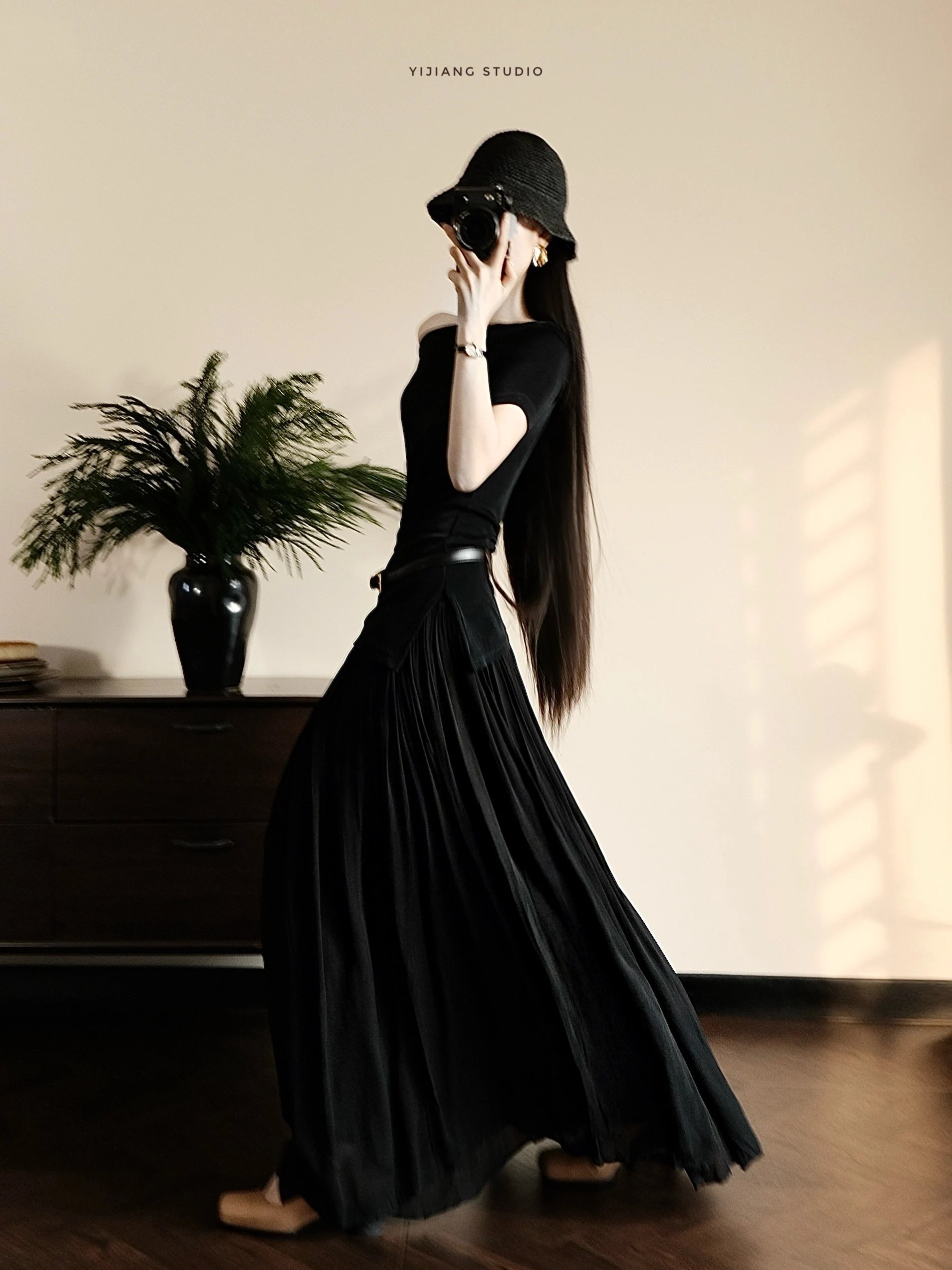 

Classy Bla Midi A-Line Skirt Women's High Waist Pleated Satin Skirts Summer Drapey Skirts Casual Wear Classical Sle