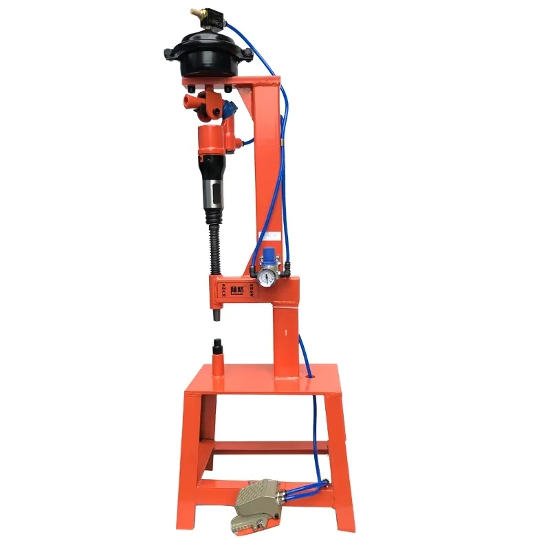 Rivettatrice pneumatica per lamiere di metallo ad alta pressione e rivettatrice automatica