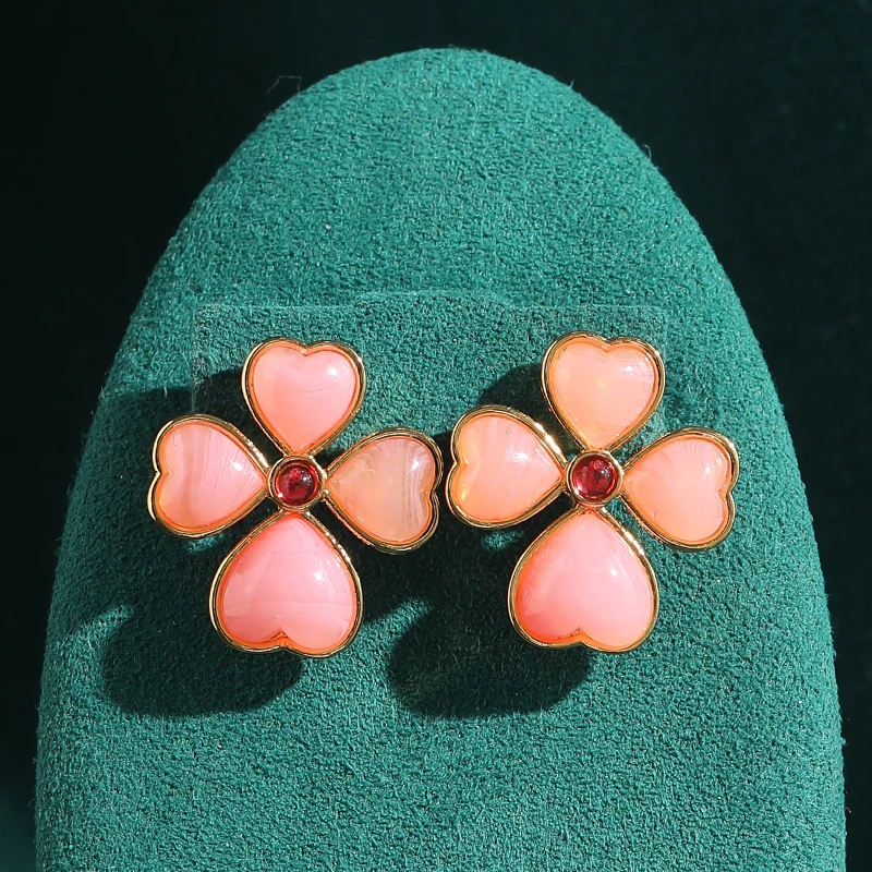 

Vintage Four Leaf Flower Pink Earrings For Women Luxury Art Deco Party Accessories High Quality Gift Trending 2026 New