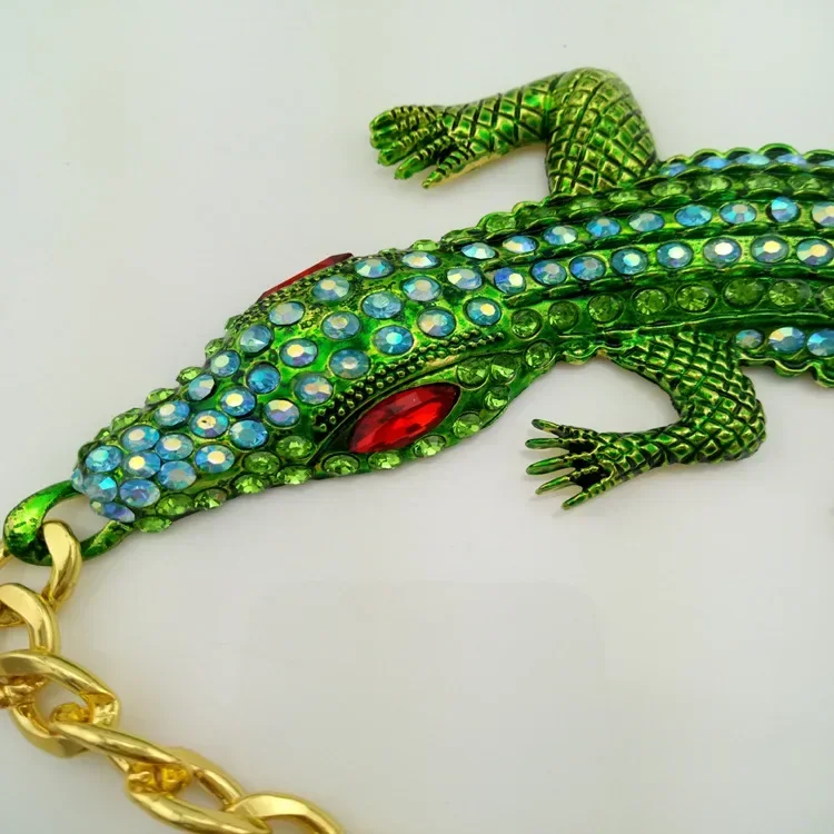 Fashion Exaggerated Rhinestone Green Crocodile Necklace for Women Gothic Animal Clavicle Chain Choker Collars Statement Jewelry