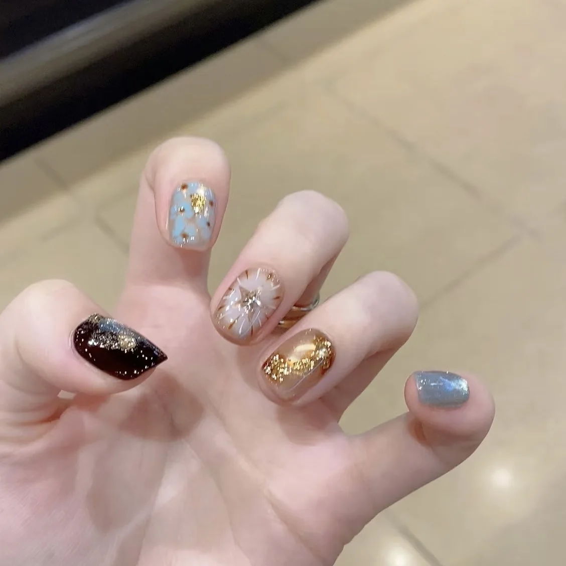 

10pcs Cute Ins Style False Nails Wearing Armor Short Style Handmade DIY Sparkling Cat Eye Nail Art Press on Nails