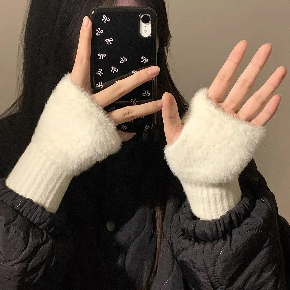 Women Winter Gloves Girls Furry Mittens Touchscreen Fingerless Plush Gloves Outdoor Mittens Winter Korean Half Finger Mittens