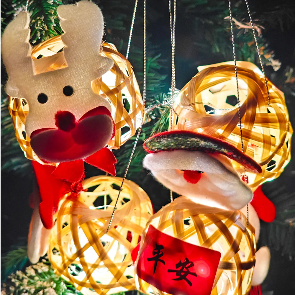 

3Pcs Christmas Bamboo Children's Luminous Lantern Toys Handmade DIY Woven Santa Claus Lanterns Antique Portable Luminous Toys