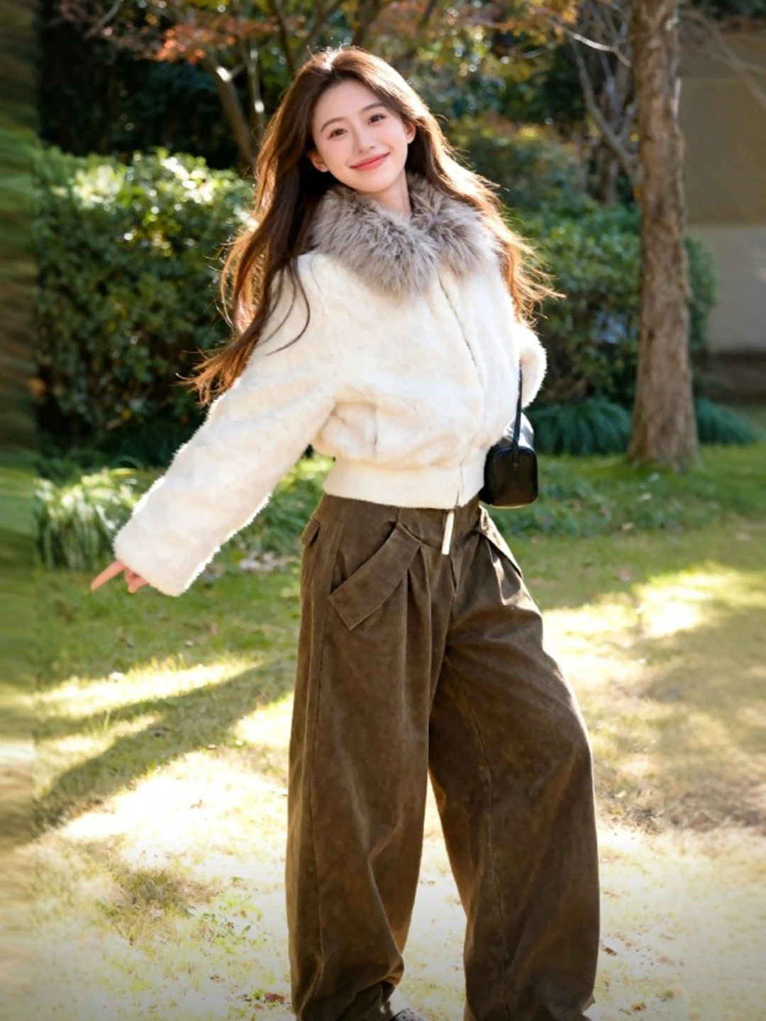 

Sli ort Lamb Fur Coat Unique Large Collar Warmth Faionable Winter Outerwear for Young Women Zipper Closure No Hat