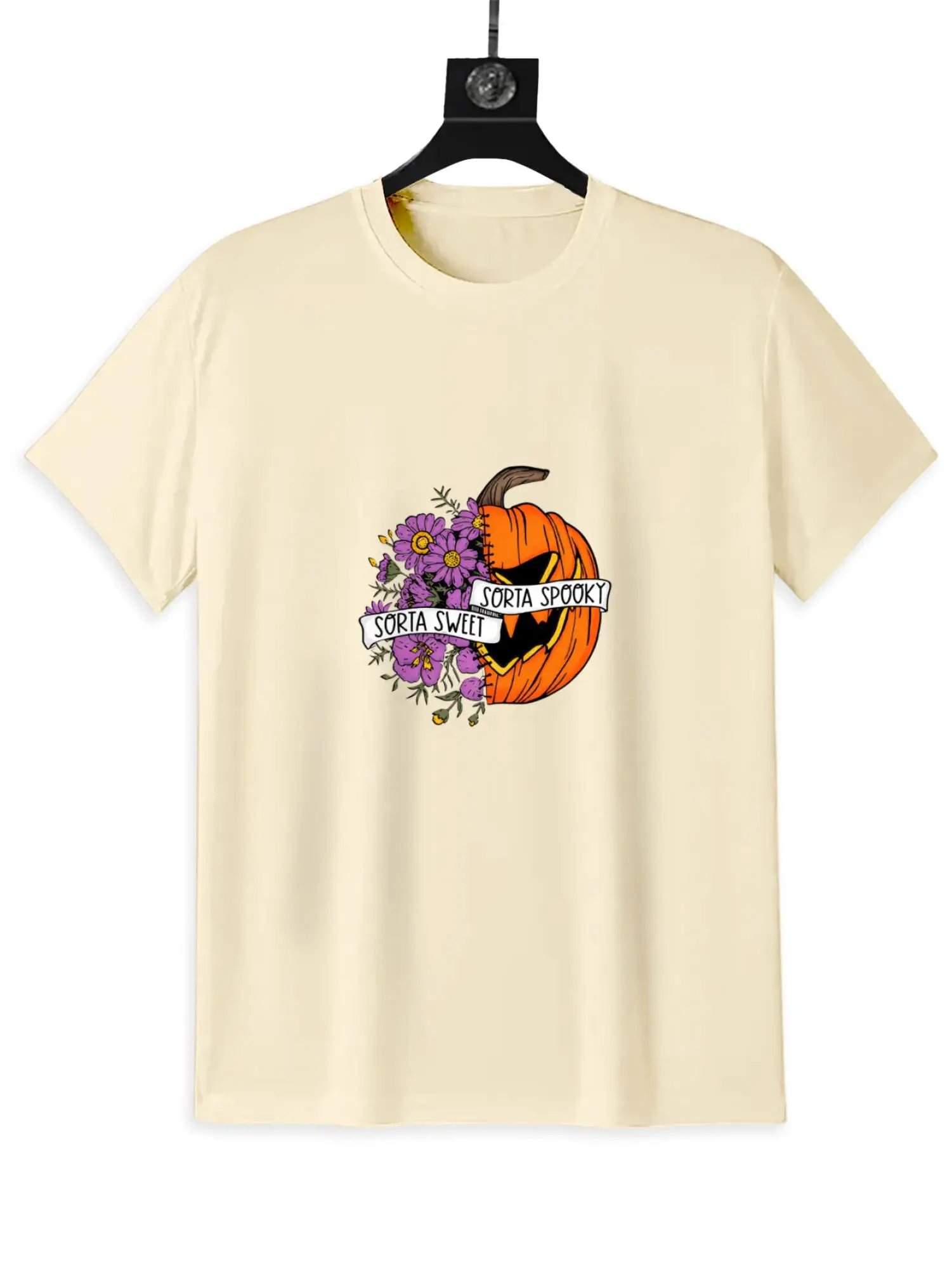 تي شيرت Sorta Sweet Sorta Spoky" Halloween Pumpkin مع زهور أرجوانية - تي شيرت لطيف للموسم المخيف