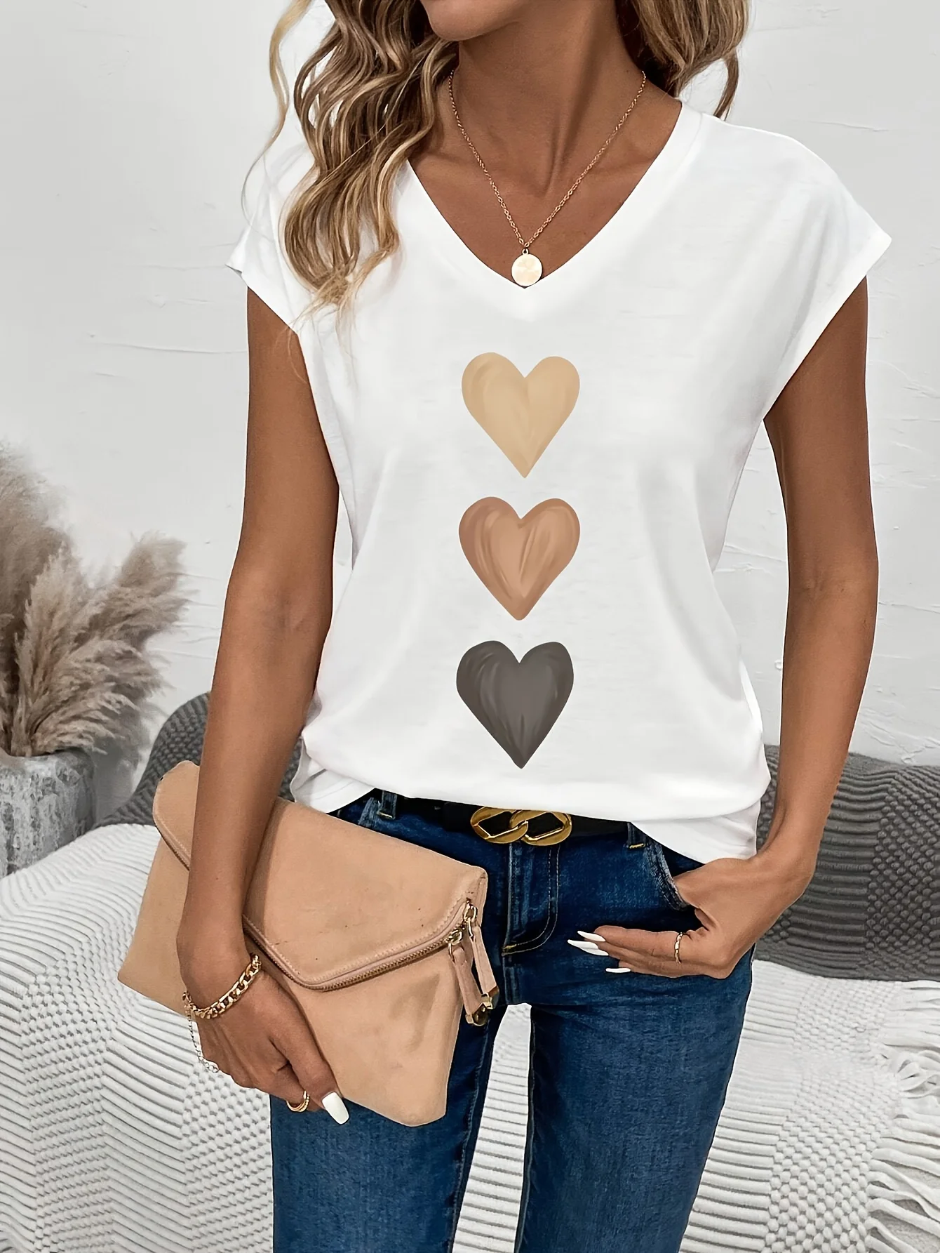 Summer women's white short sleeved shirt, loose and comfortable, soft vacation love punk style