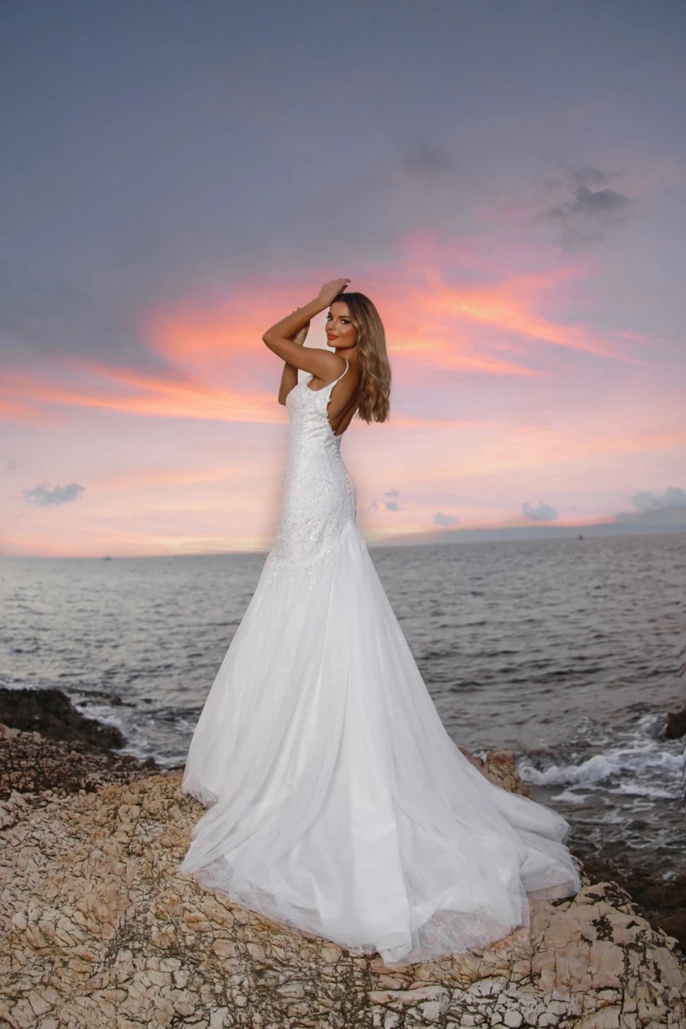 럭셔리 브이넥 머메이드 웨딩드레스 백리스 레이스 아플리케 스파게티 스트랩 신부 드레스 맞춤 제작