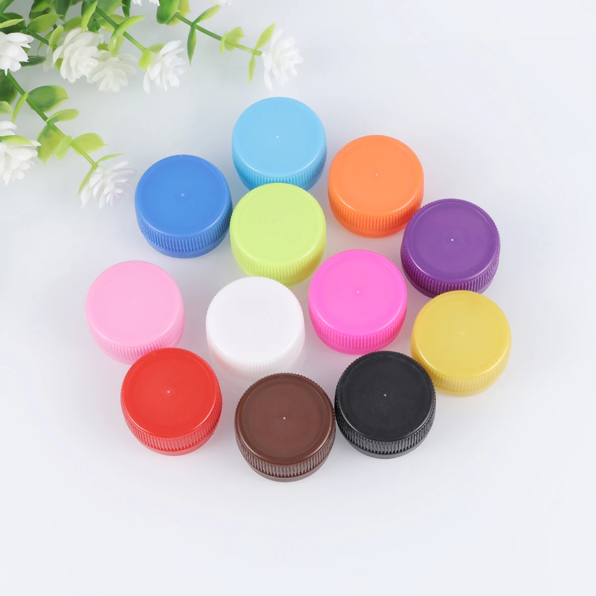 

100pcs Plastic Caps Colorful Reusable White Round for Crafts Kids DIY Drawing Educational Art Classroom Home Use Cap