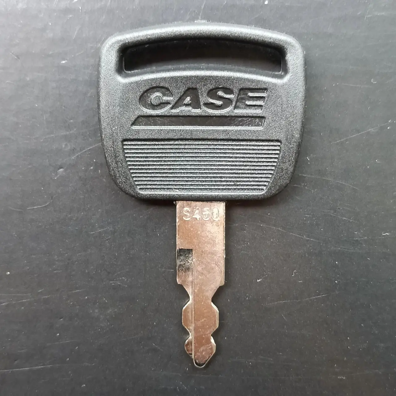 Рисунок 6 - Ключ зажигания CNH1 для модели