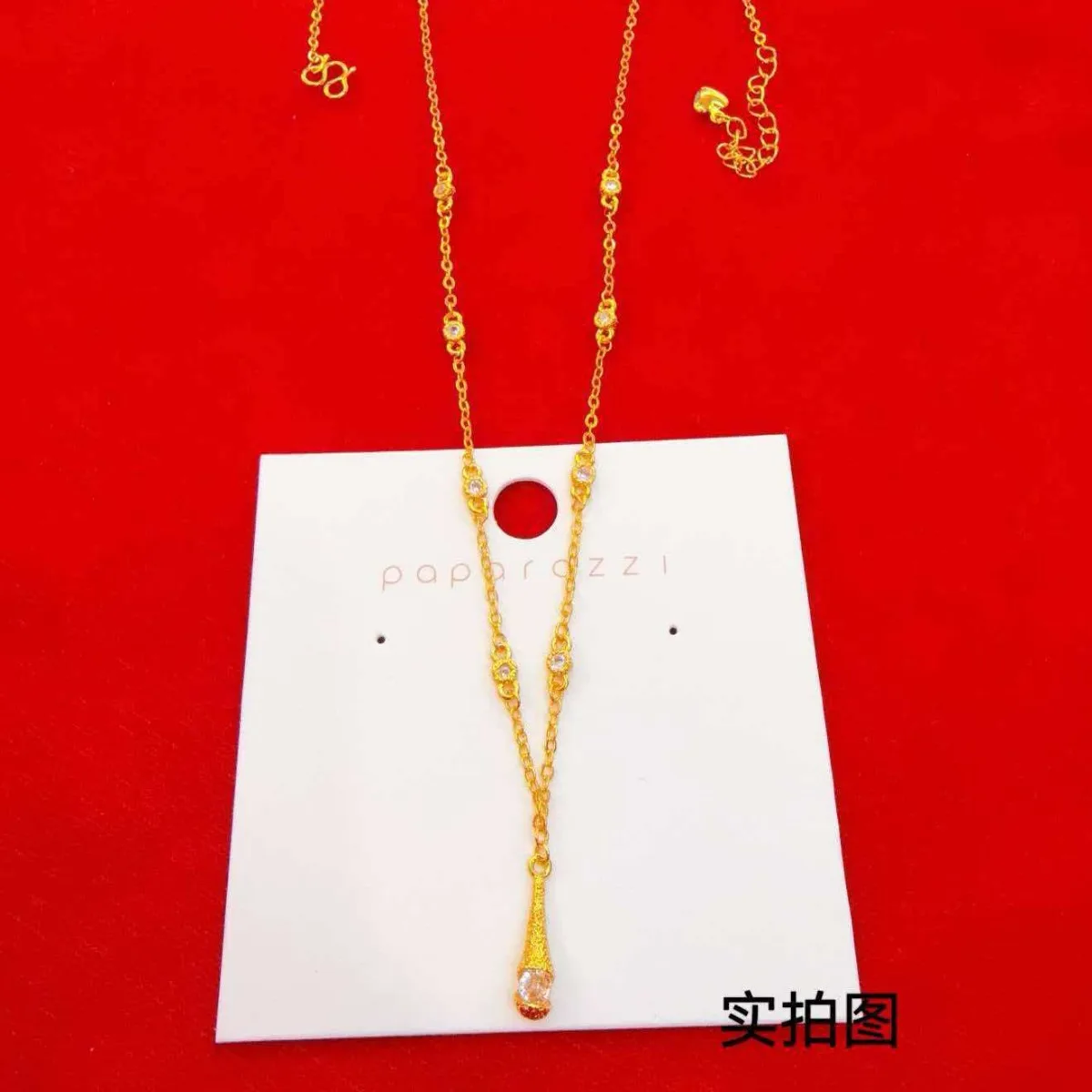 Sparkling Diamond Teardrop Slim Waist Necklace for Women Light Luxury Niche Sophisticated Vintage-Inspired Minimalist an
