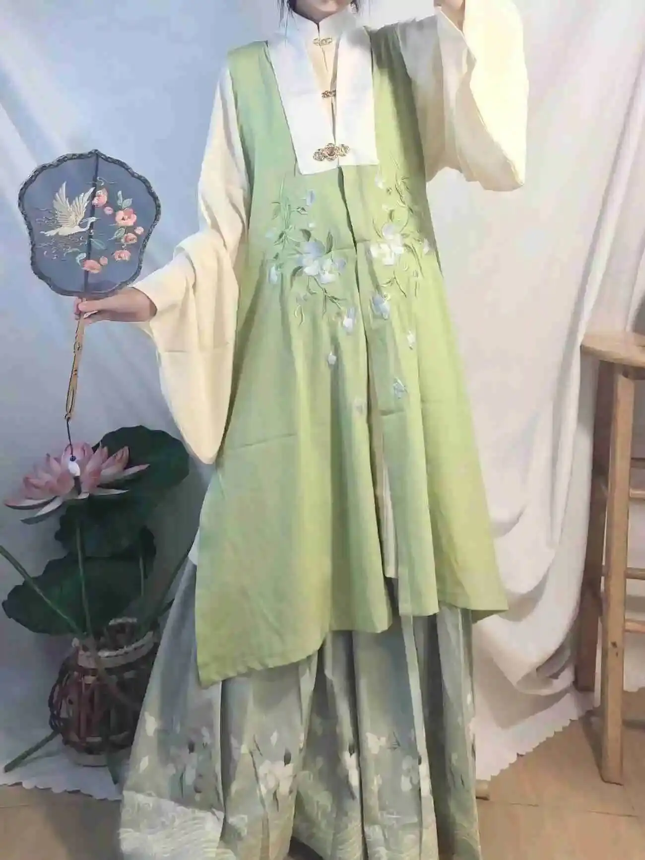 فستان الأميرة Hanfu بأكمام كبيرة متموجة بدلة Hanfu الصينية الأصلية للنساء أزياء شعبية خرافية ملابس نسائية من سلالة MIng