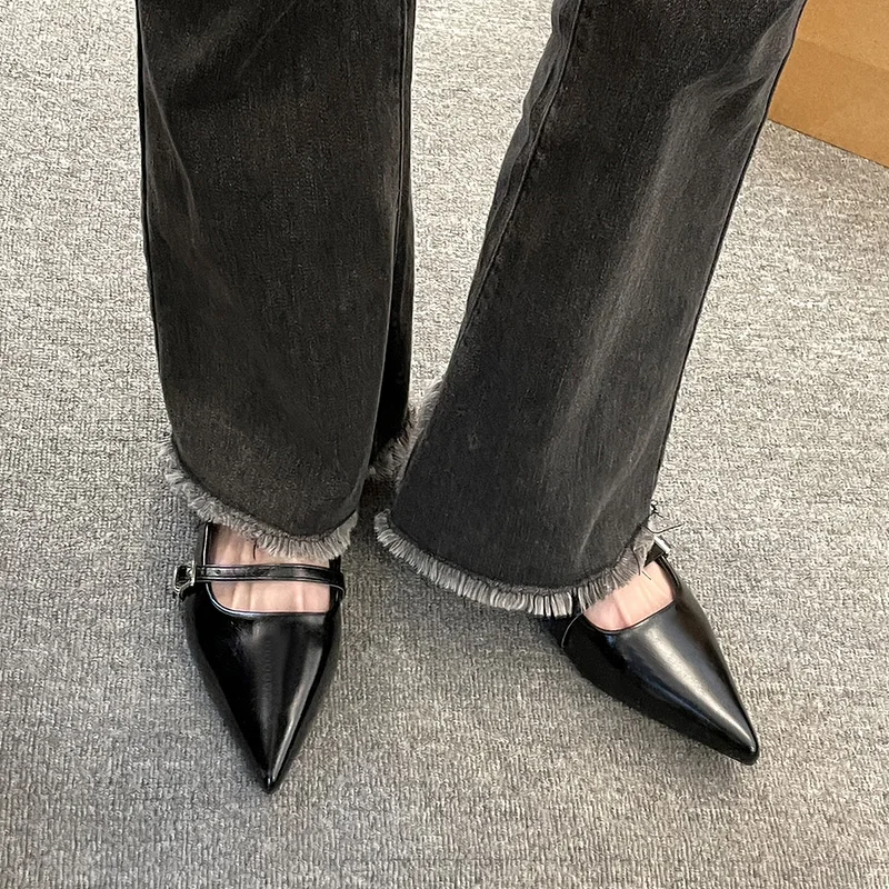 New Spring Women's French-Style Closed-Toe Sandals Luxurious Slip-On Designer Shoes Fashionable and Elegant Party Flat Sandals
