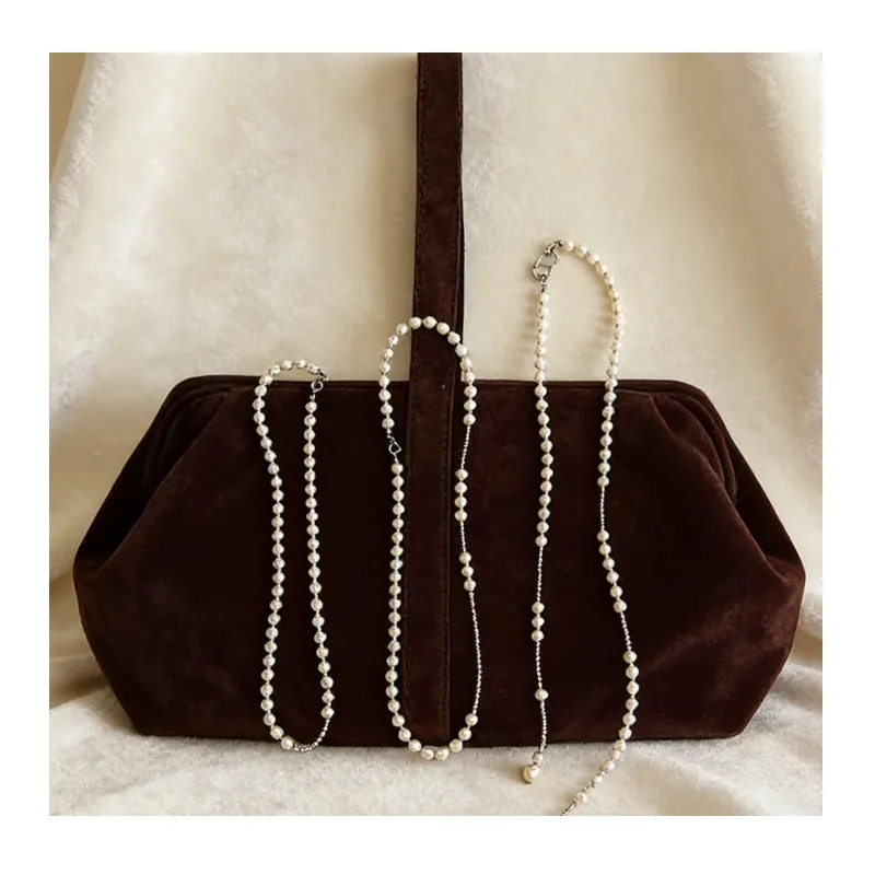 

Blogger, The Same Fashion Can Be Stacked with High-end Pearl Necklace, Long Sweater Chain Necklace, and New Autumn and Winter Pr
