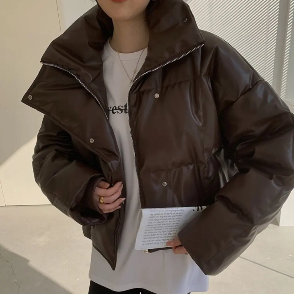 

Женская модная коричневая хлопковая верхняя одежда из искусственной кожи с воротником-стойкой, короткая модная женская куртка на осень-зиму