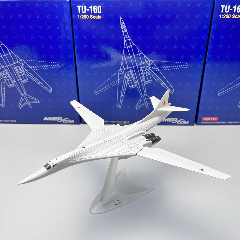 1:200 Russia TU-160 Swan Bomber Military Alloy Diecast Aircraft Strategic Bomber Model Desktop Ornament For Display Collections