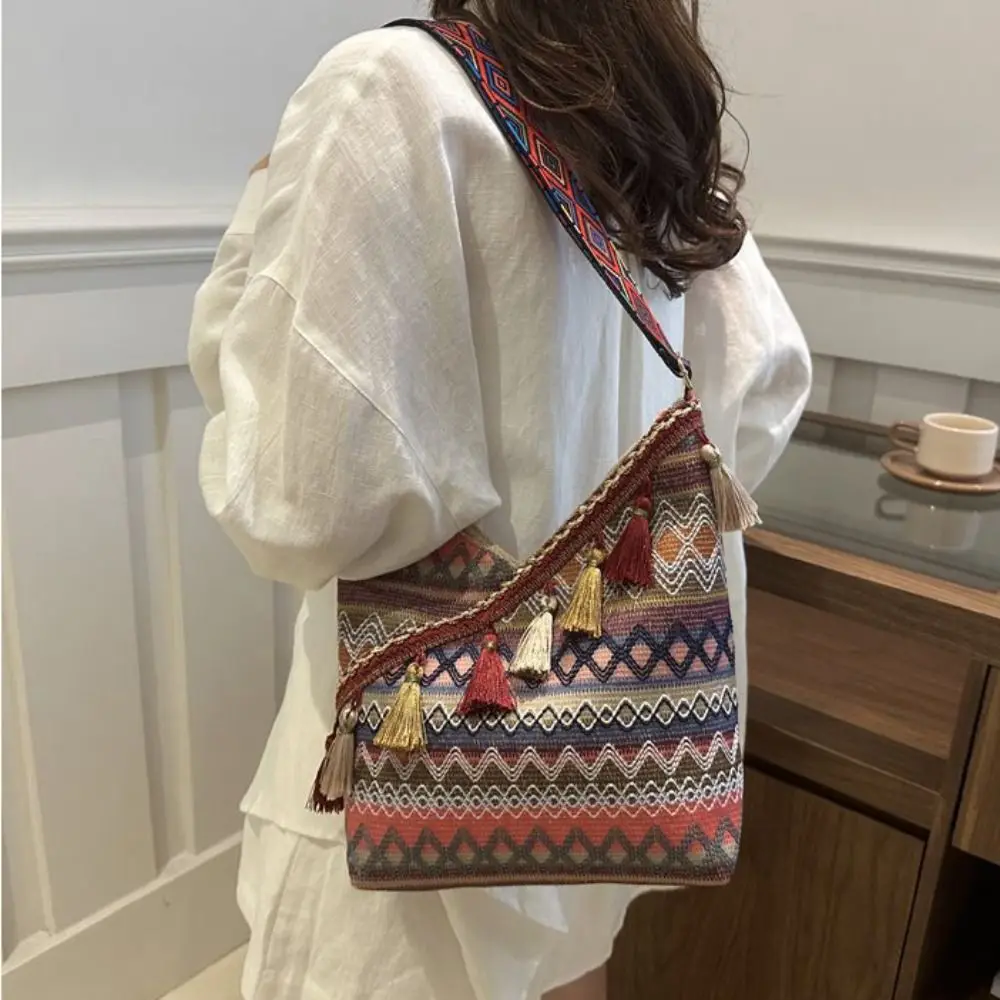 

Vintage Ethnic Style Crossbody Bags Large Capacity Woven Bohemian Tote Bag Tassel Geometric Fringe Shoulder Bag Outdoor