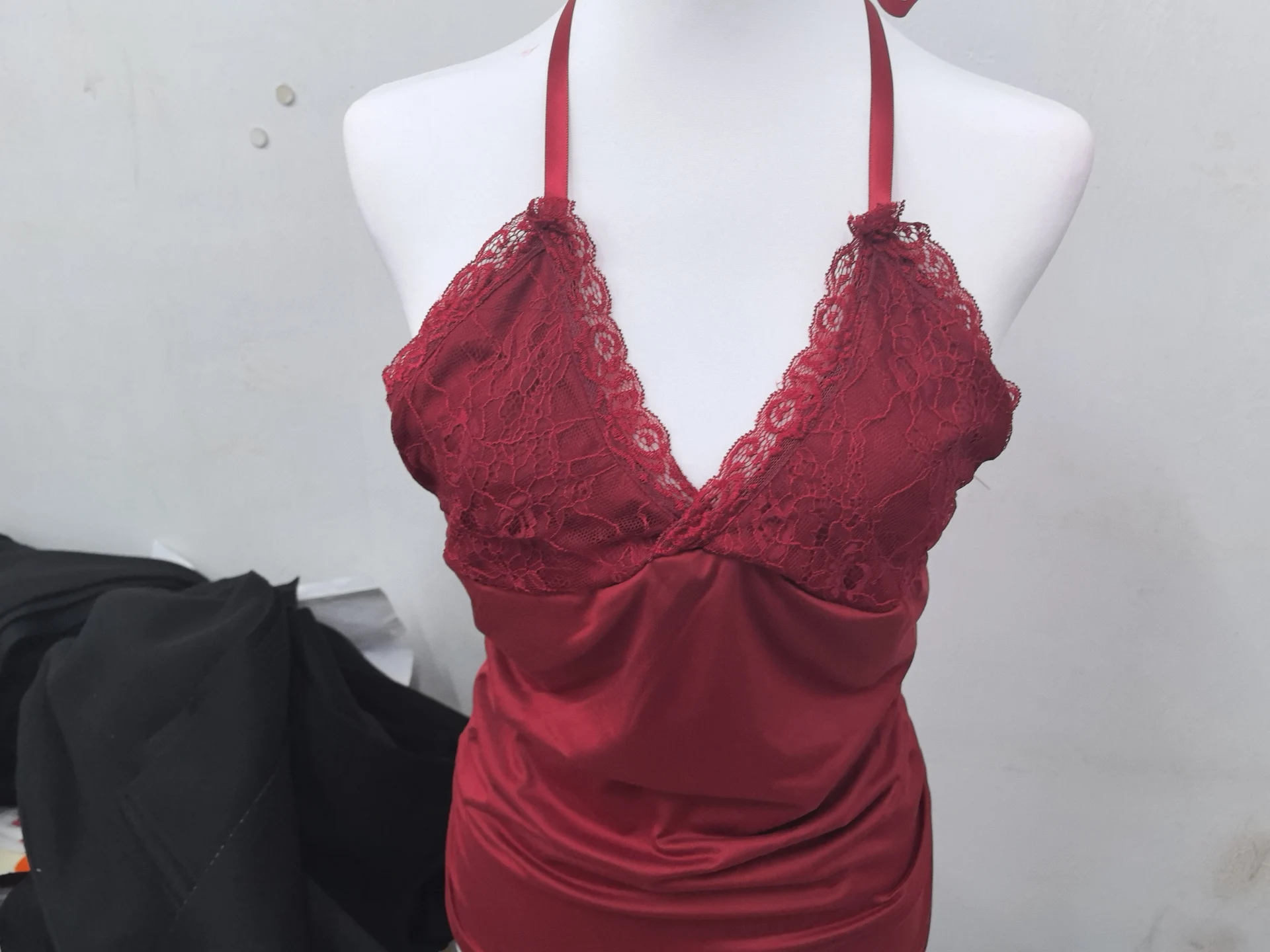 Korean Y2K Women's Red Slimming Lace Hanging Neck Strap Tank Top Simple and Versatile for Daily Use without Losing Sexiness