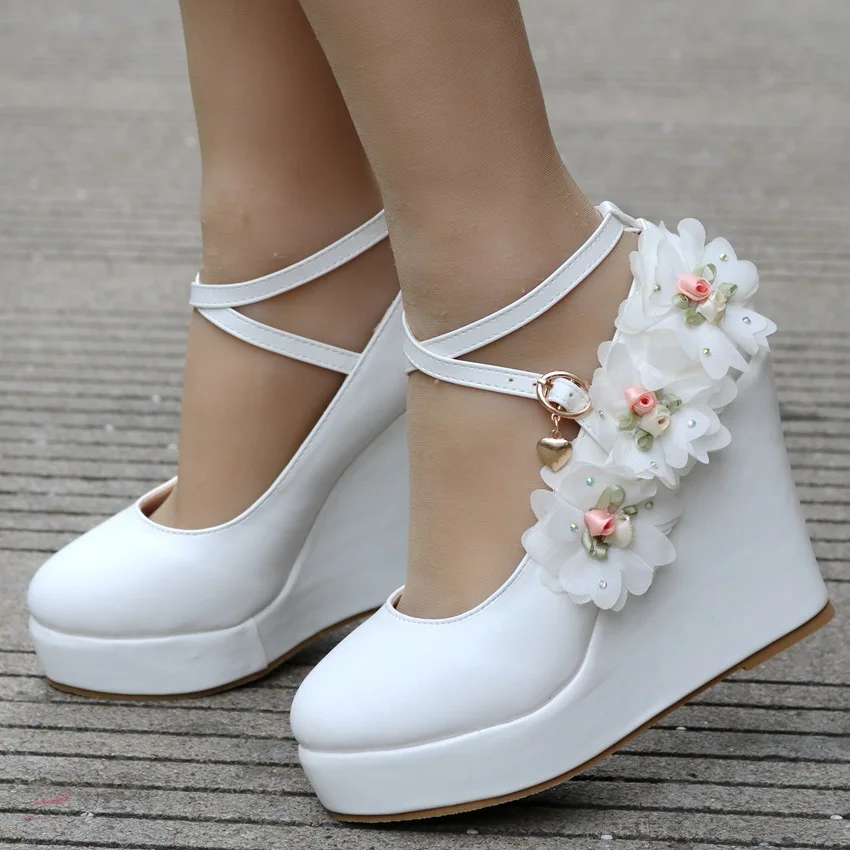 Spring white rhinestone flower slope heel waterproof table wedding shoes banquet large size small size high-heeled women's shoes