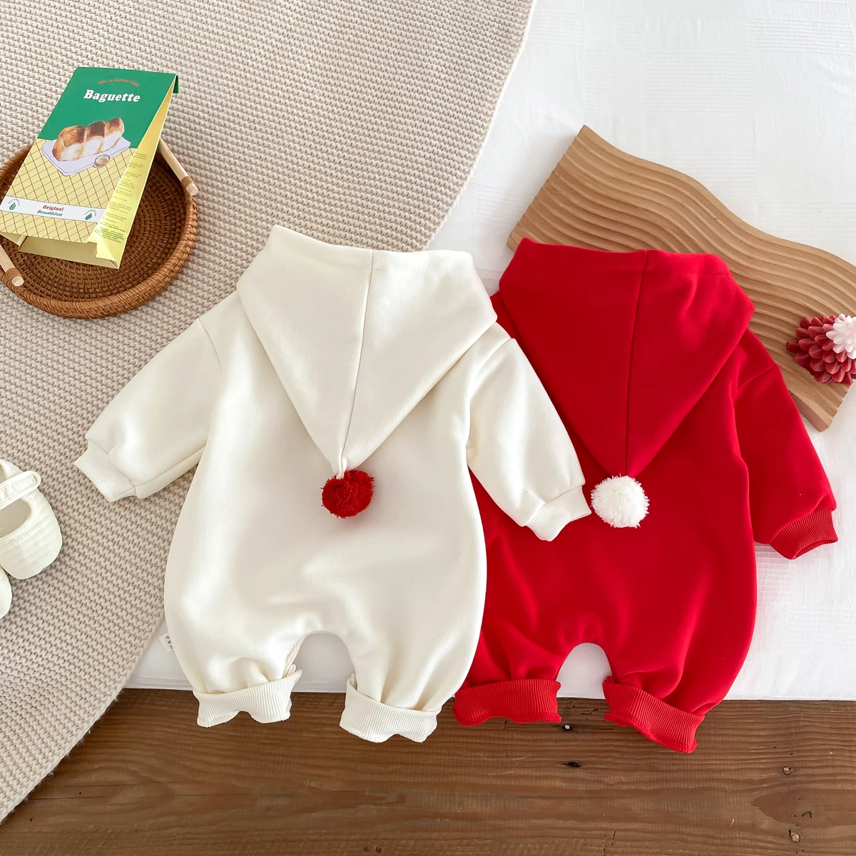 Infant Autumn and Winter Christmas Plus Velvet Hooded Jumpsuit, Newborn Cute Plus Velvet Hooded Jumpsuit, Suitable for Festivals
