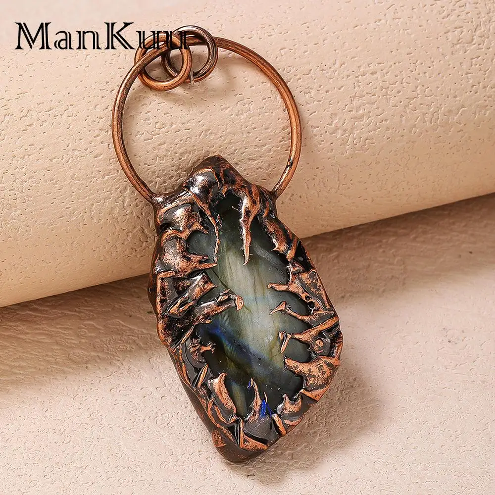 

Mankuu Antique Bronze Plating Natural Labradorite Gemstone Shark Tooth Circle Pendant Sweater Chain Necklace Women Men