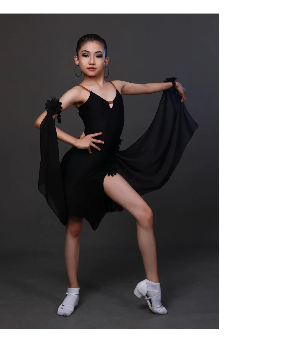 Nowa sukienka do tańca latynoamerykańskiego z frędzlami dla dziewczynek, strój do cha-cha, samby, tanga, tańca towarzyskiego, rumby, na zawody i występy.