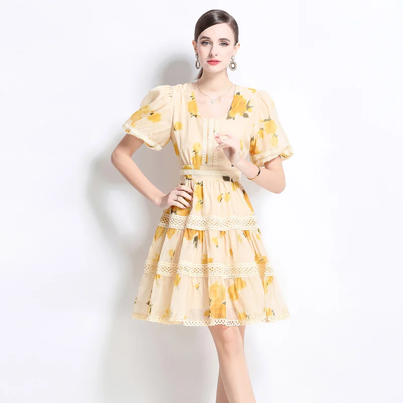 Novedad de verano, producto, cuello redondo, manga corta, encaje, empalme hueco, corte en A, falda para pausa para el té, Vestido corto elegante Retro francés 2025