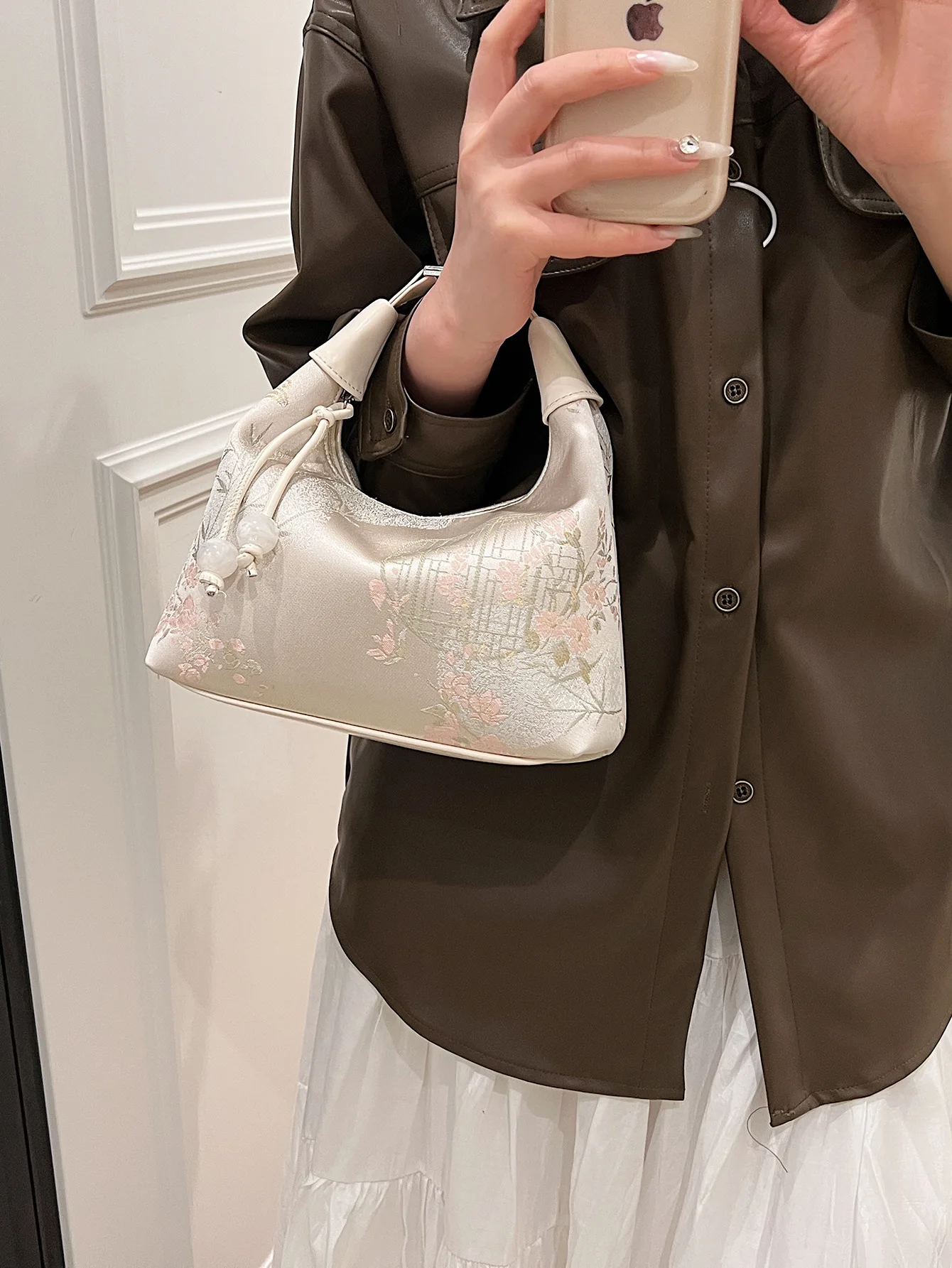 

New Chinese Style Handbag Women 2025 New Embroidery Underarm Bag Fashion Dress Up Temperament Gentle Shoulder Crossbody Bag