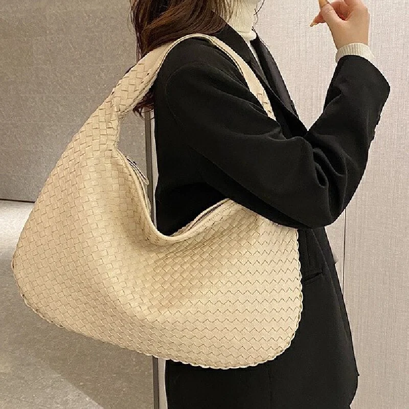 New French Woven Bag Brief Female Atmosphere Joker Handbag Underarm Shoulder Texture Portable Commuter Bag Souvenir Gift