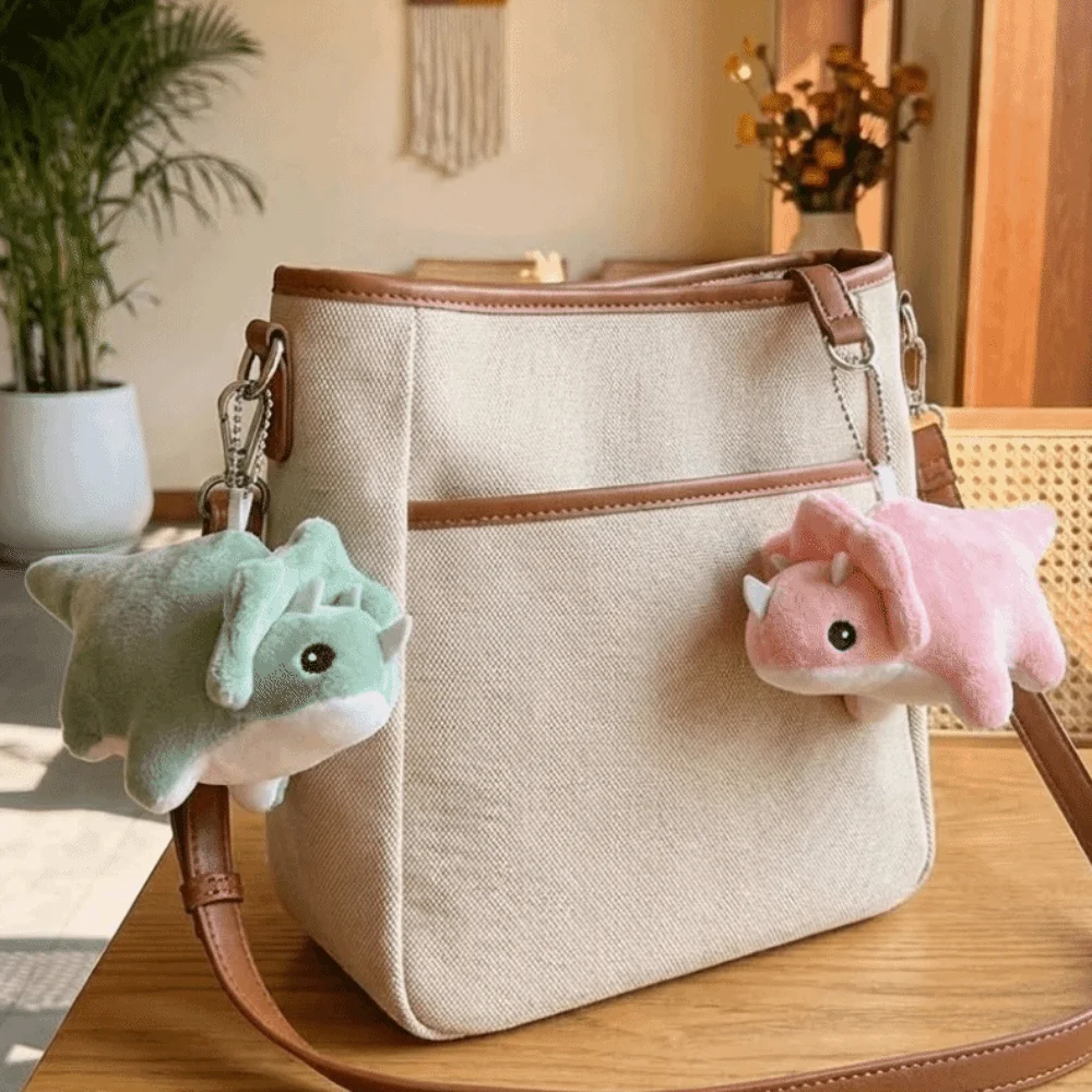 

Мягкий плюшевый брелок-динозавр, милый мультяшный трицератопс, модный плюшевый брелок-подвеска в виде динозавра, брелок-трицератопс