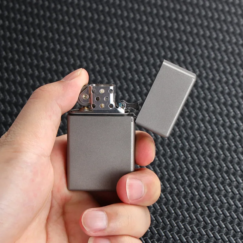 

Керосиновая зажигалка из титанового сплава с ЧПУ, легкая узкая машинная броня, ветрозащитная зажигалка с пескоструйной обработкой, мужская коллекция, подарок