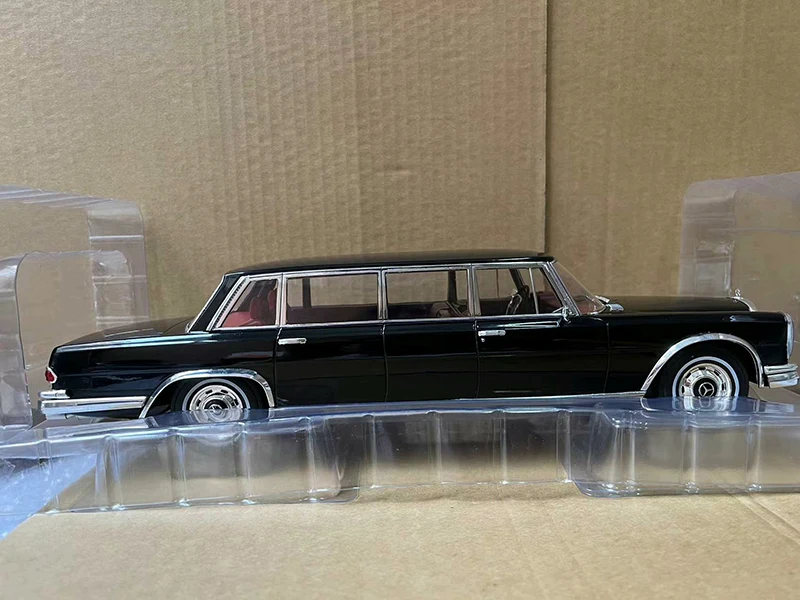 Diecast 1:18 Scale Benz 600  Simulation Alloy Car Model Toy Collectible Gifts Ornaments