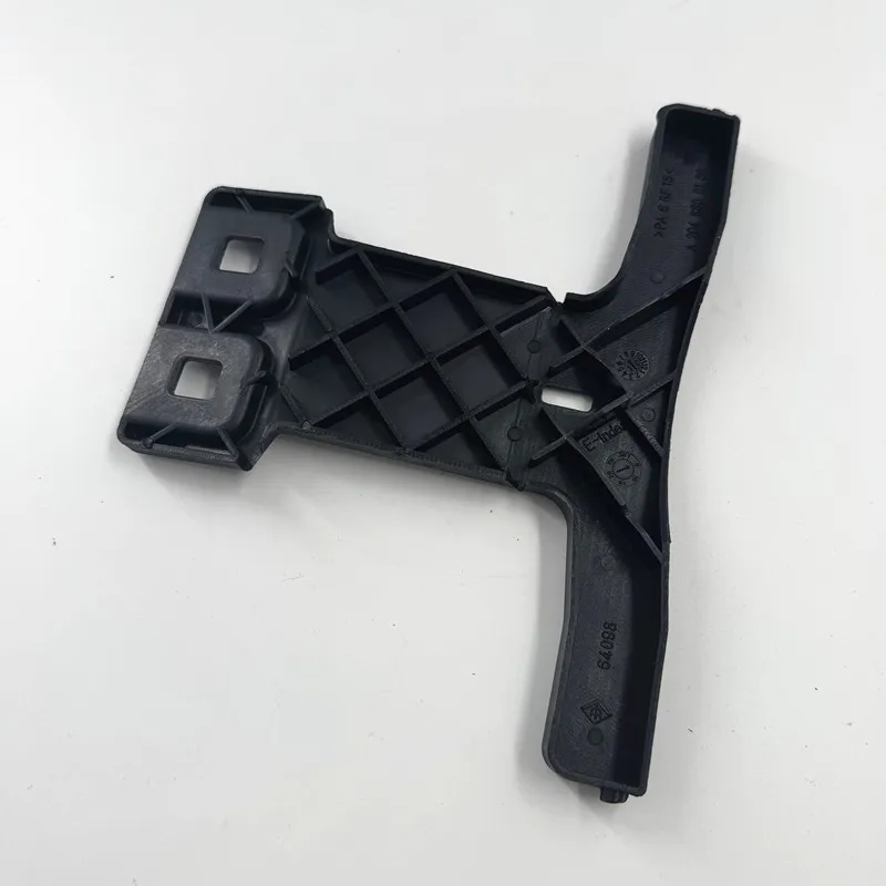 Brand New Radiator Grill Bumper Support Bracket Retainer for Mercedes-Benz C-Class W204 2008-2011 2048850136 view 3