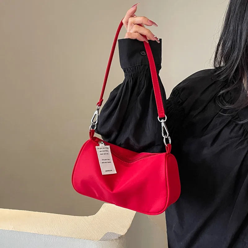 Red Nylon Fabric Crossbody Bag New Women's Zipper Closure Eye Catching Shoulder Bags Simple Versatile Ladies Commuting Handbag