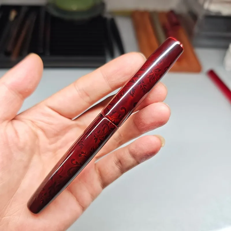 Traditional Japanese Urushi Pen, Multi-Layer Lacquer Coating BALAOYE Fountain Pen Ebonite Body Mirror-Like Shine Premium Writing