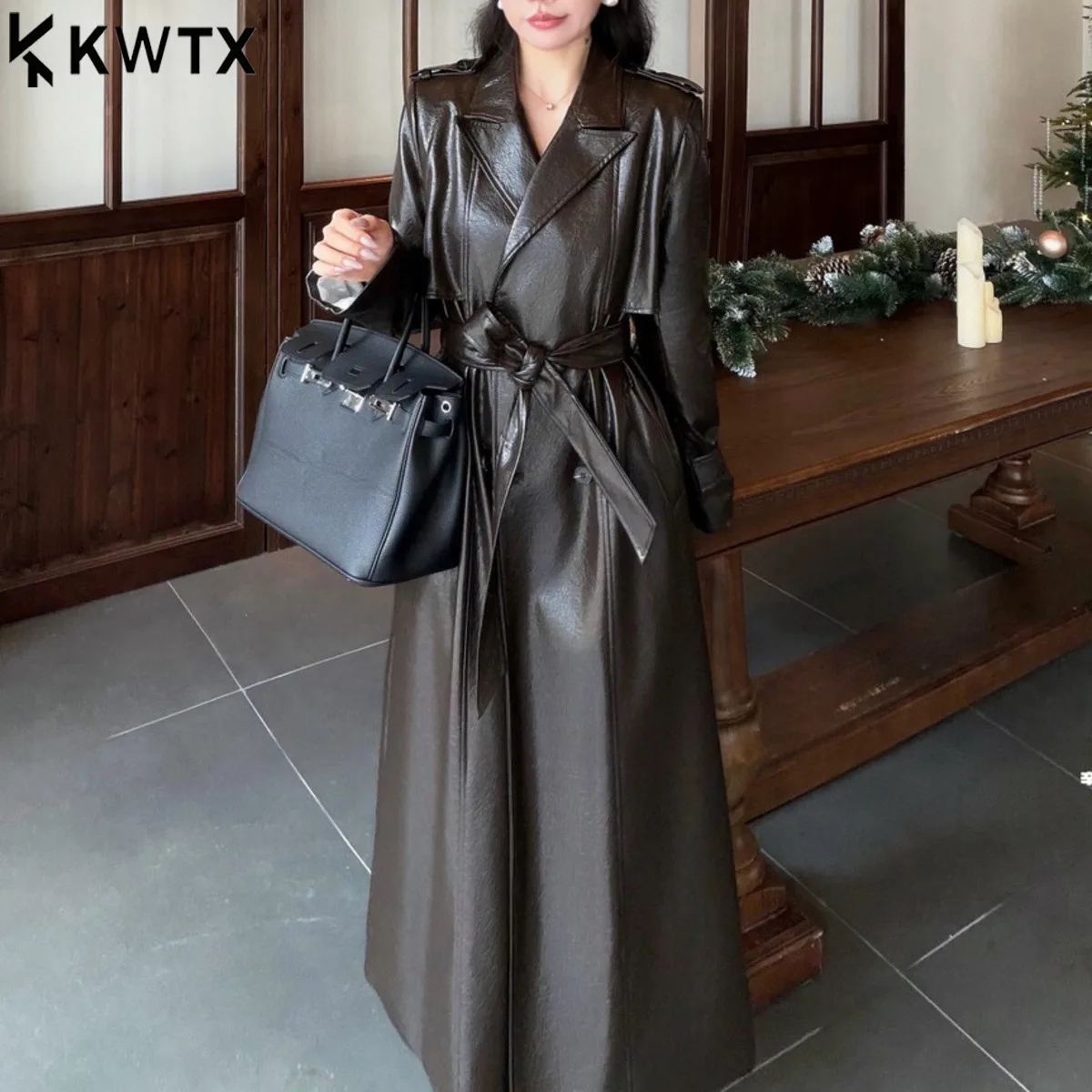 

KWTX новый женский пуховый плащ, однотонный, с лацканами и поясом, винтажный, элегантный, новый дизайн, повседневный, простой, шикарный, высокое качество AW25