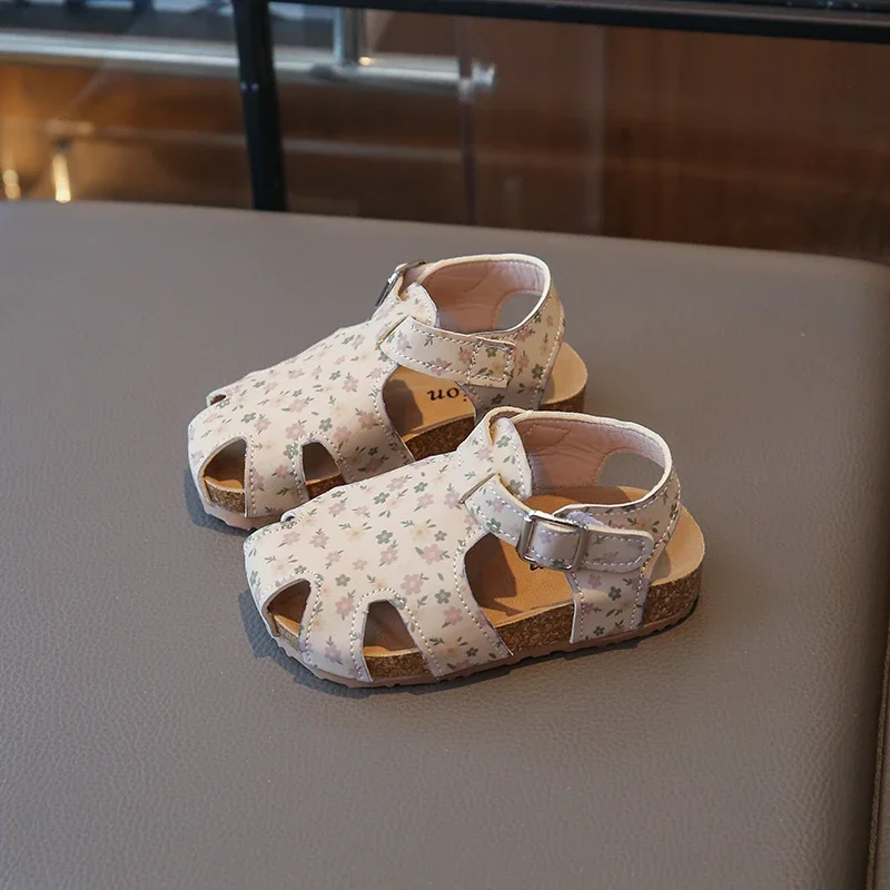 

New Summer Kids Sandal Trend Causal Little Girl Princess Shoes Hook Loop Hollow-out Fashion Children Beach Flat Sandals Non-slip