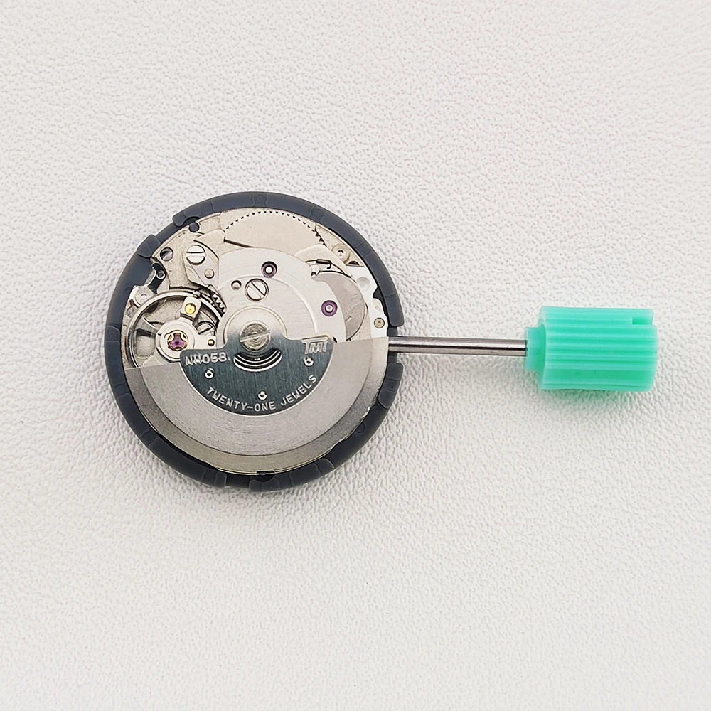 Movimento nh05 Movimento dell'orologio alle 3 Movimento meccanico originale giapponese NH05 Accessori per orologi con calendario singolo