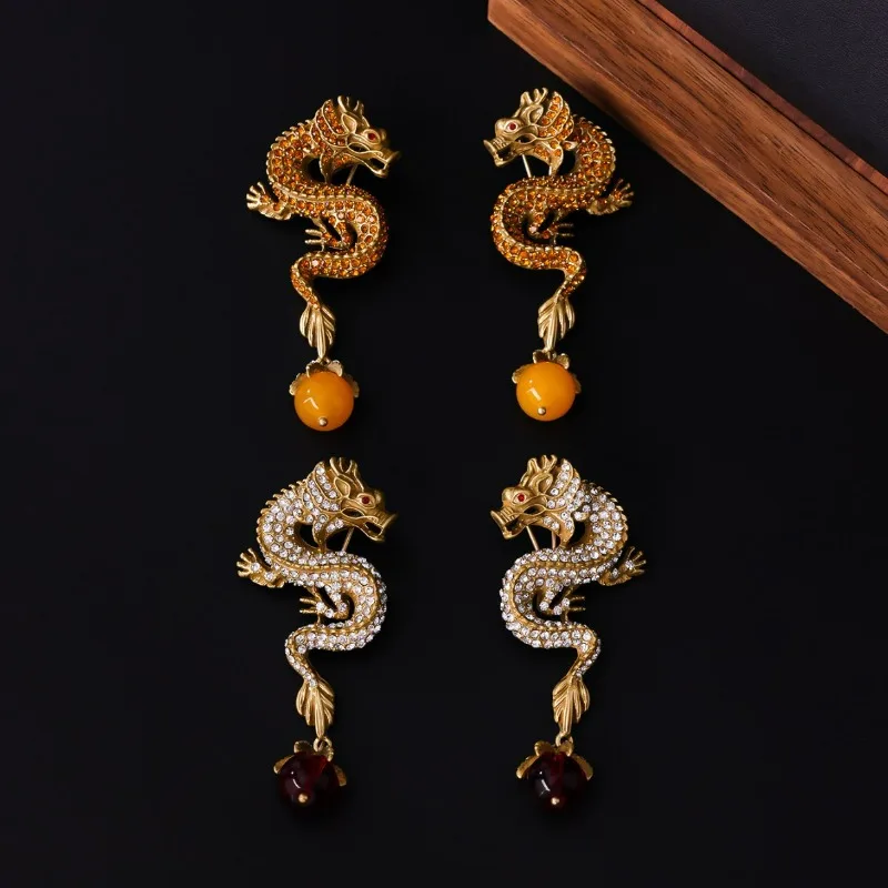 

Middle-aged Vintage Double Dragon Playing Bead Earrings New Chinese Retro Three-dimensional Earrings Heavy Industry Color Earrin