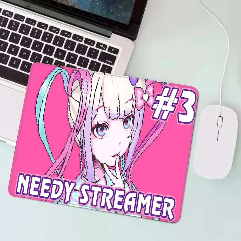 Menina Needy Overdose Gaming Mouse Pad, Pequeno Mousepad para PC Gamer, Decoração Desktop, Tapete De Rato Do Escritório, Deskmat, Tapete, XS