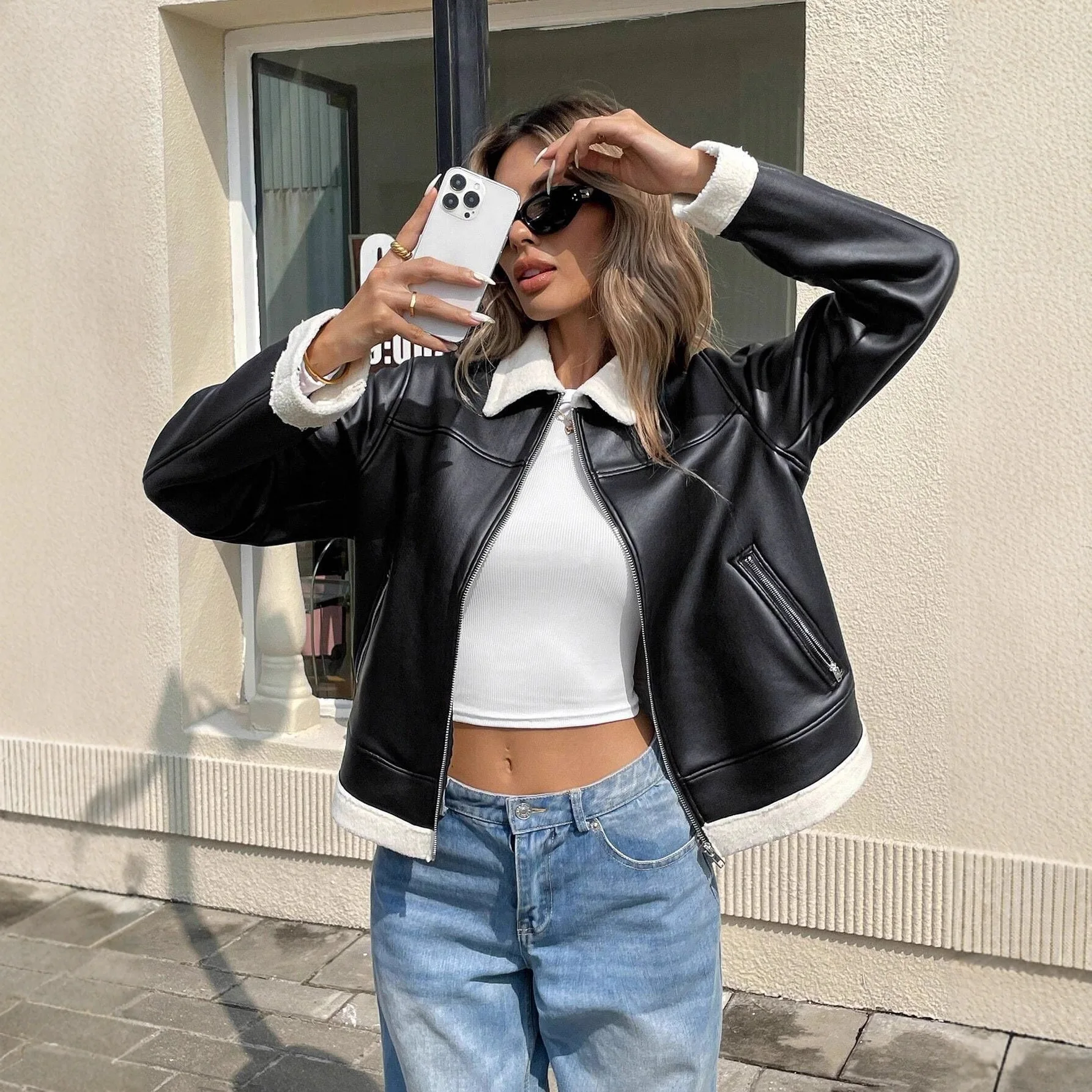 Black Fur Collar Leather Jacket Women's Winter Thickened American Style Motorcycle Short Coat with Fleece Inner Integrated Fur