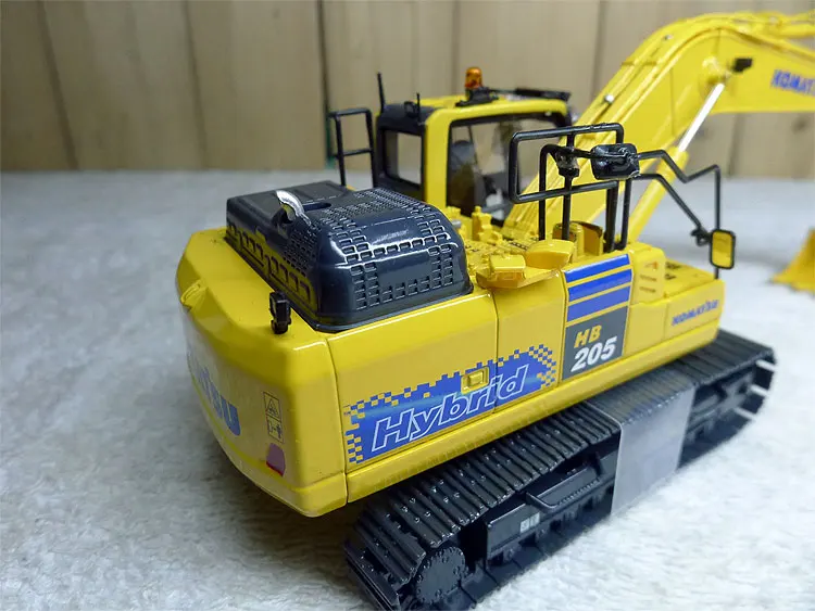 Diecast Alloy 1:50 Scale Komatsu HB205-3 Excavator Cars Model Adult Toy Classic Collection Ornament Souvenir Gift Static Display