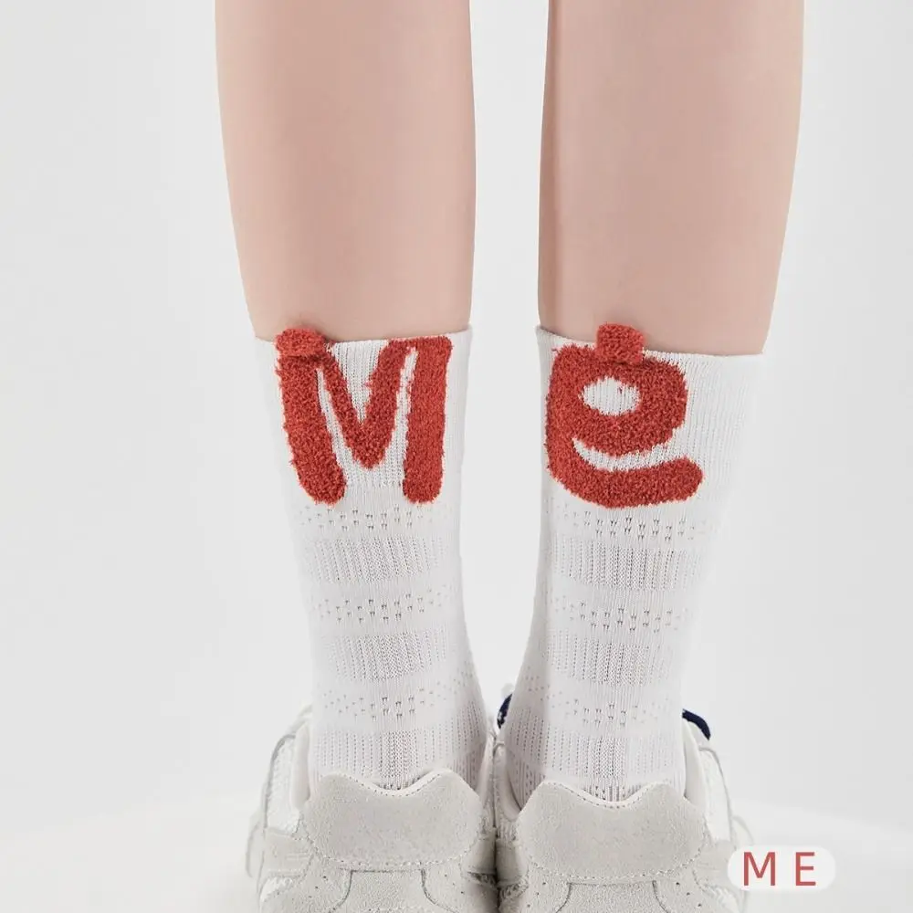 

Comfortable Simple Cotton Mid-calf Socks Asymmetric Plush Ball Mesh Crew Socks Breathable Words Printing Socks Students
