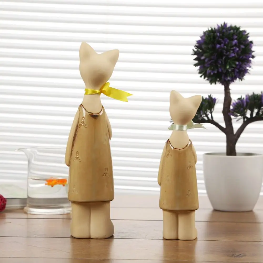 

2pcs Creative Ceramic Cat Figurines Cute Modern Animal Art Statues Handicraft Miniatures Sculpture Tea Table